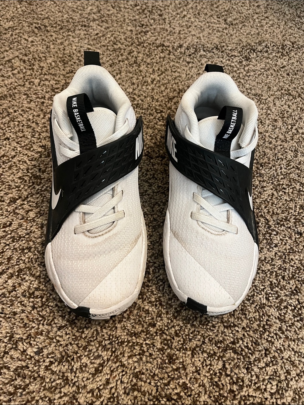 Nike Kids Team Hustle D 12 Basketball Shoes